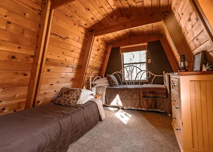 Cozy Rustic In The National Forest Near Lynx In Prescott, Arizona Chalet